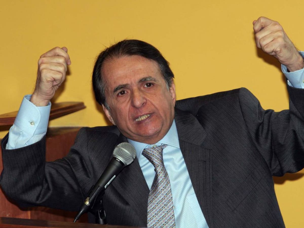 Santofimio refuta al procurador e insiste en ir a la JEP