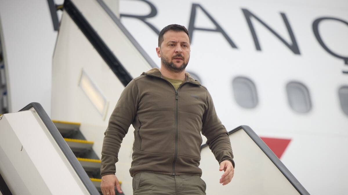 Zelenski se reúne con el presidente turco en una gira para presionar a la OTAN