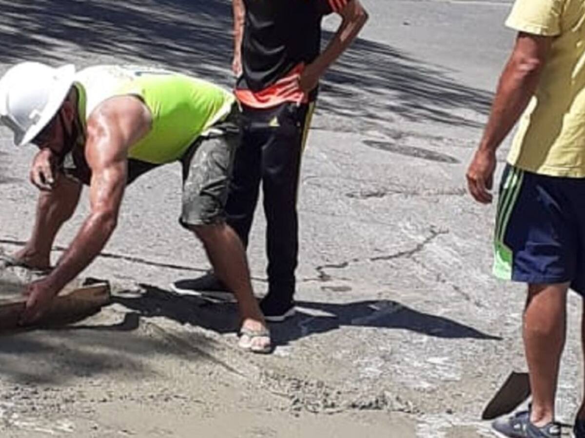 VIDEO: Hicieron 'la vaca' y taparon huecos en Bellavista