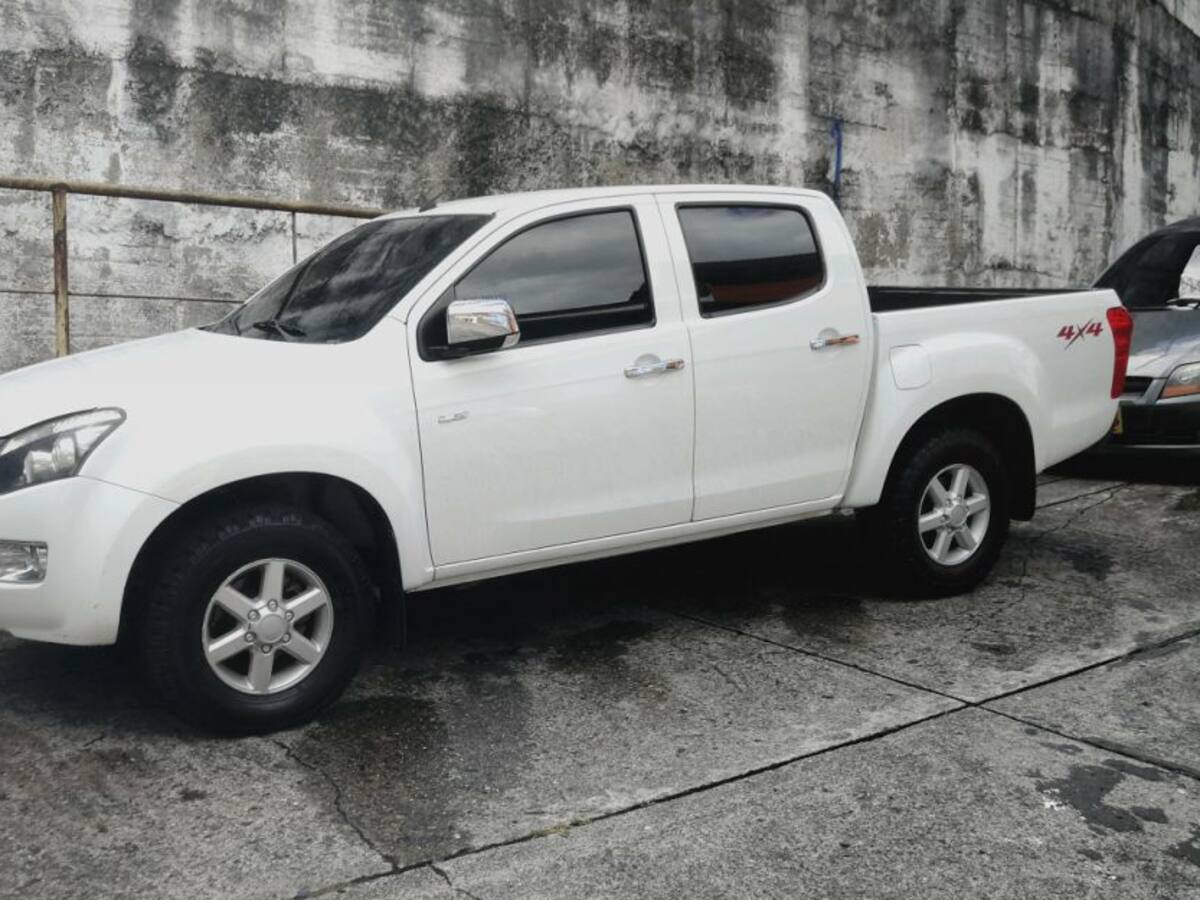 En Chinchiná recuperan carro que había sido robado en Pereira
