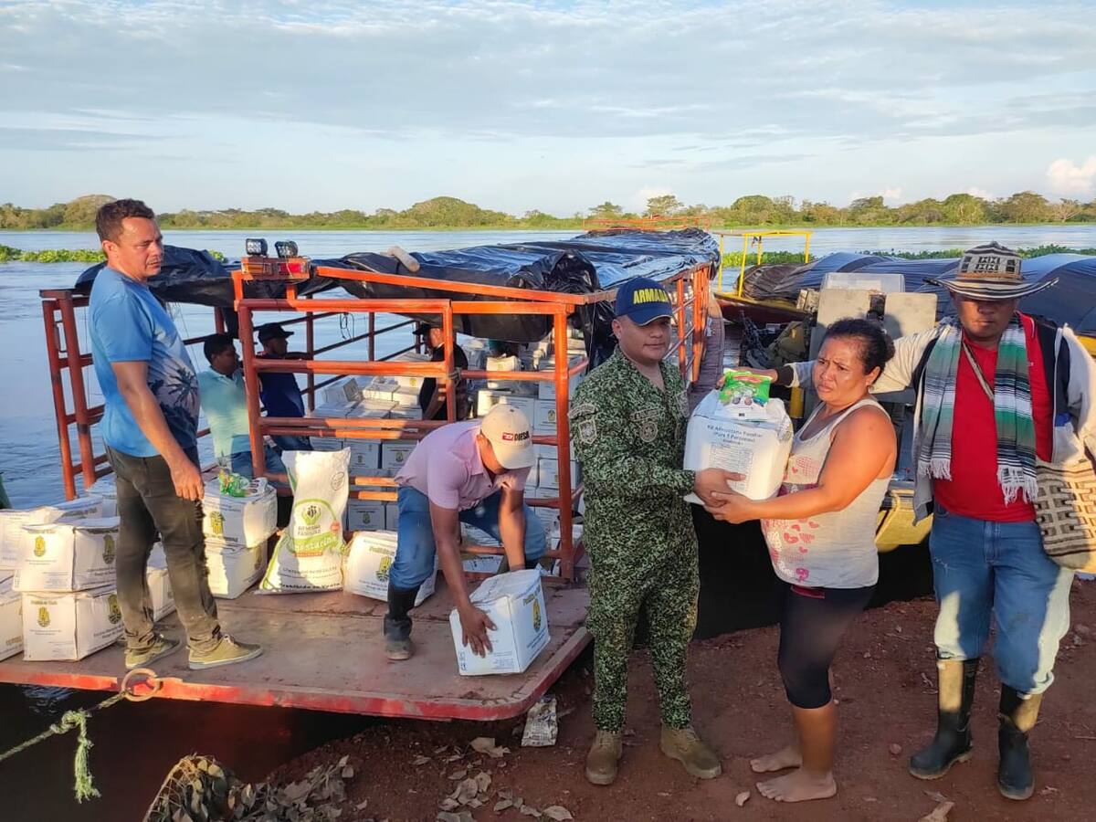 En Bolívar Armada entregó 31 toneladas de ayudas humanitarias a damnificados