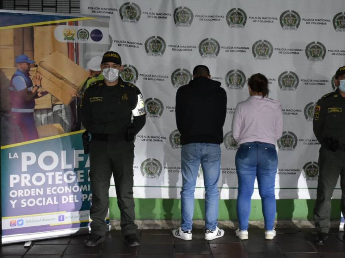 Capturadas dos personas en Medellín dedicas al cibercontrabando