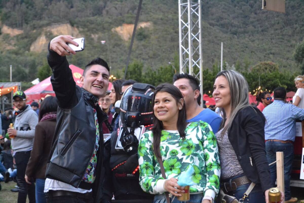 Además de la música y la cerveza, el evento contó con diferentes formas de arte como tatuajes, aerografía y artesanías.