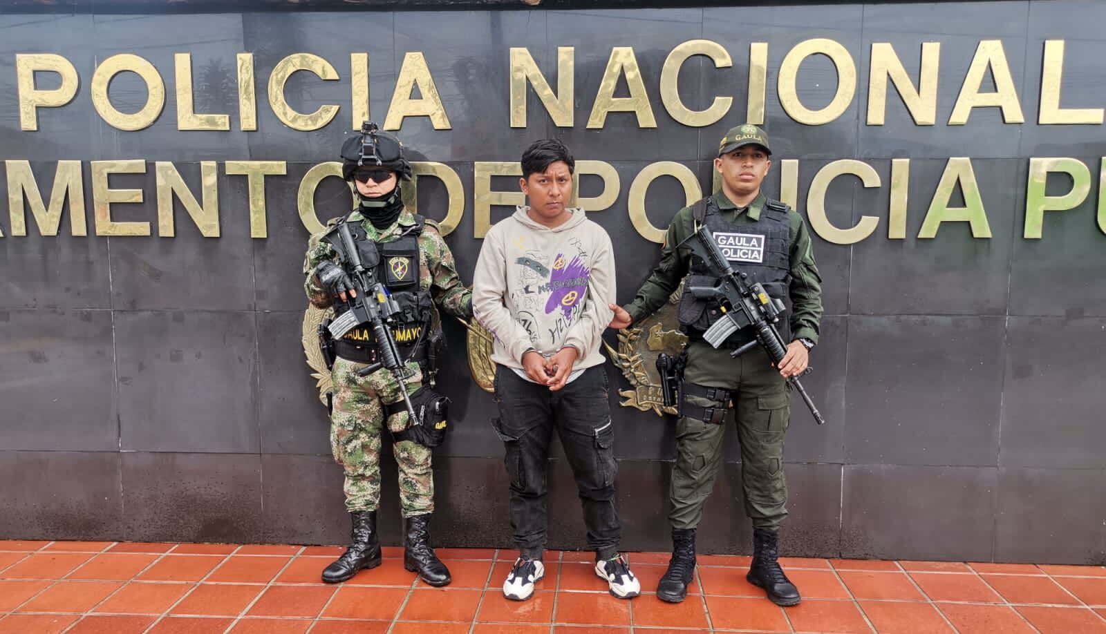 El hombre exigía dinero en efectivo por no publicar fotos comprometedoras.