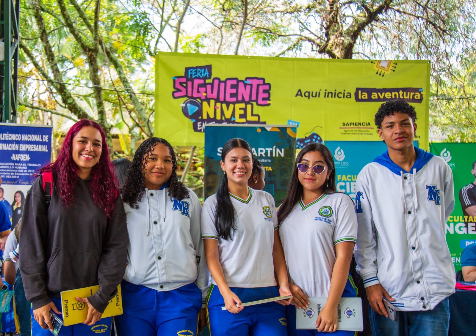 La Feria Siguiente Nivel en tu Territorio visita a los jóvenes de diferentes barrios y corregimientos de Medellín. Foto: Alcaldía