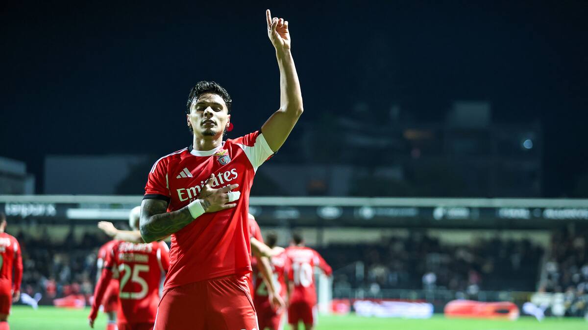 Paulo Bento advirtió que no se puede comparar a Luis Suárez con Gyokeres