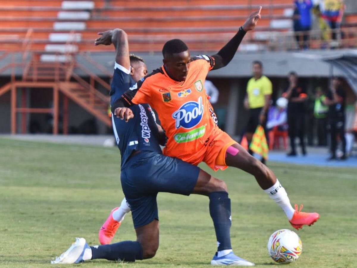 Envigado rescata un triunfo polémico de local ante Bucaramanga