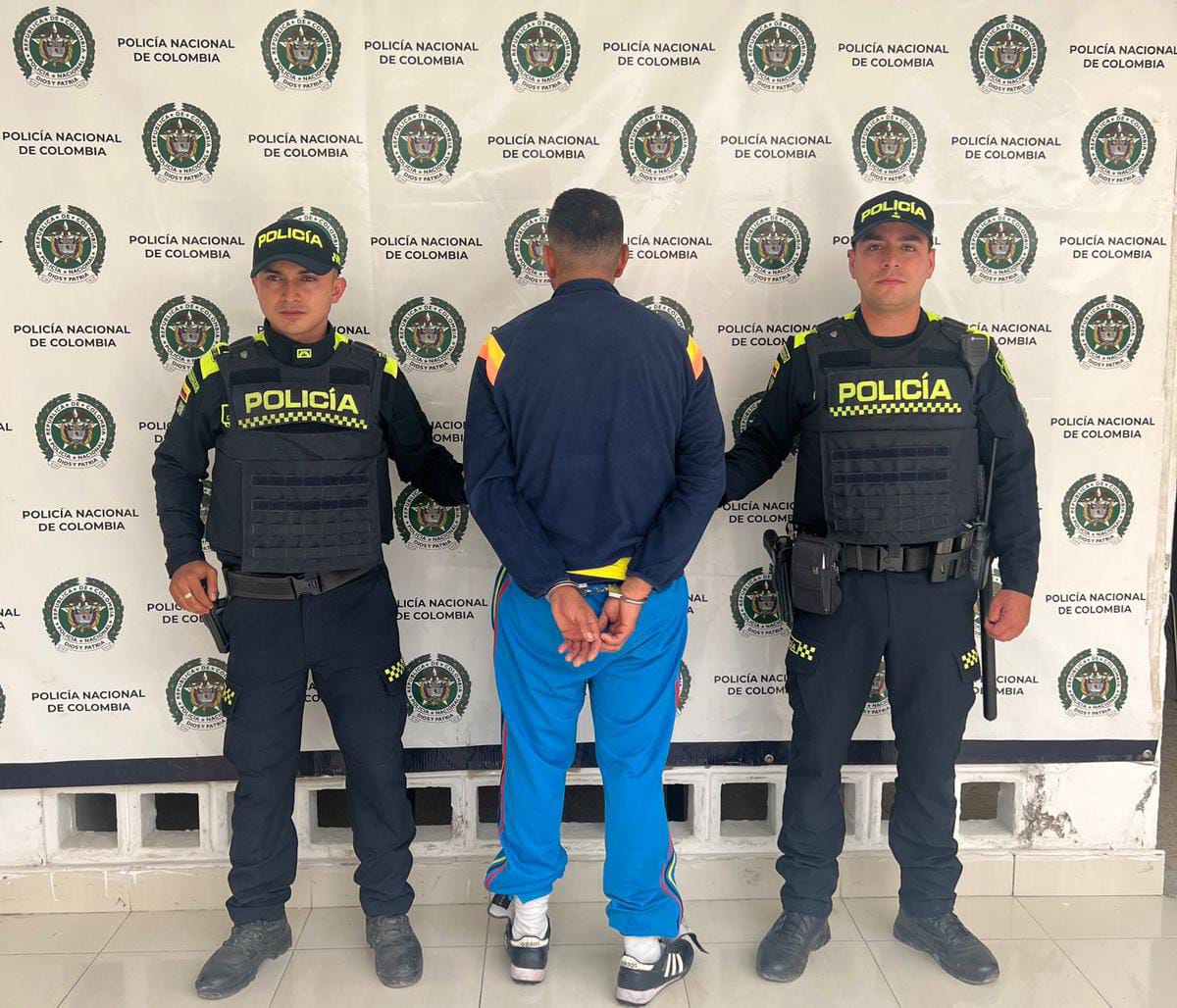 El capturado fue dejado a disposición de la Fiscalía URI municipal por el delito de intento de feminicidio y lesiones personales agravada, donde luego de las audiencias de legalización de captura, le fue interpuesta la medida privativa de la libertad intramural.