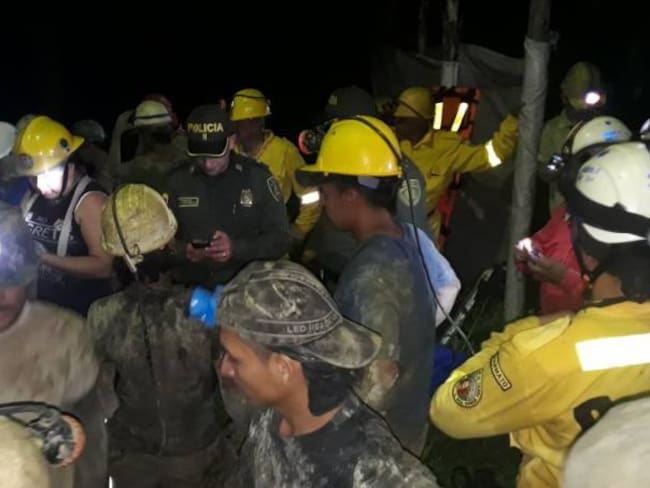 Fueron rescatados los 14 mineros atrapados en una mina de Marmato, Caldas