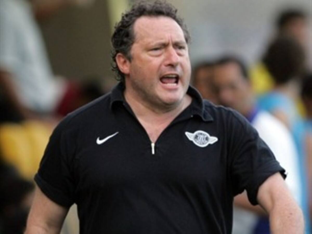 El uruguayo Rubén Israel amenaza con renunciar a la selección de El Salvador