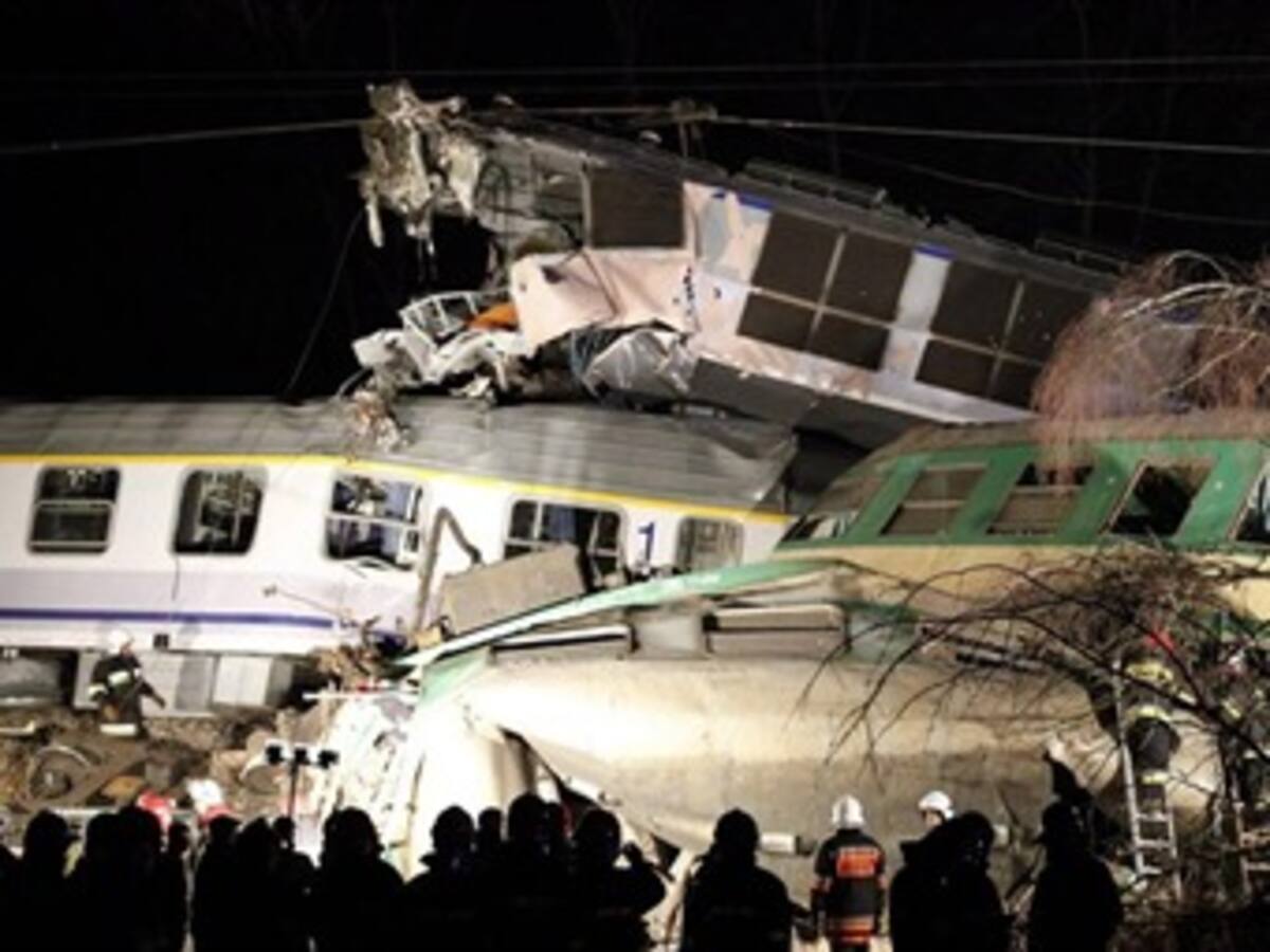 Se mantiene en 14 el número de muertos por colisión de trenes en Polonia