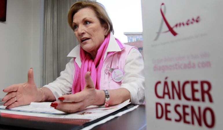 Rostros de la vida y la muerte detrás del cáncer de seno.