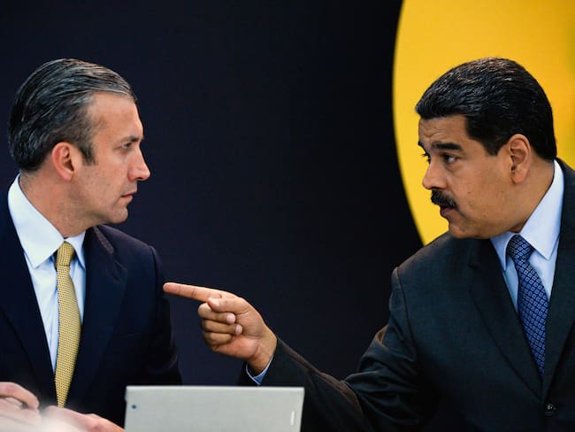 Tarek El Aissami (izq) y el presidente de Venezuela, Nicolás Maduro.
(Foto: FEDERICO PARRA/AFP via Getty Images)