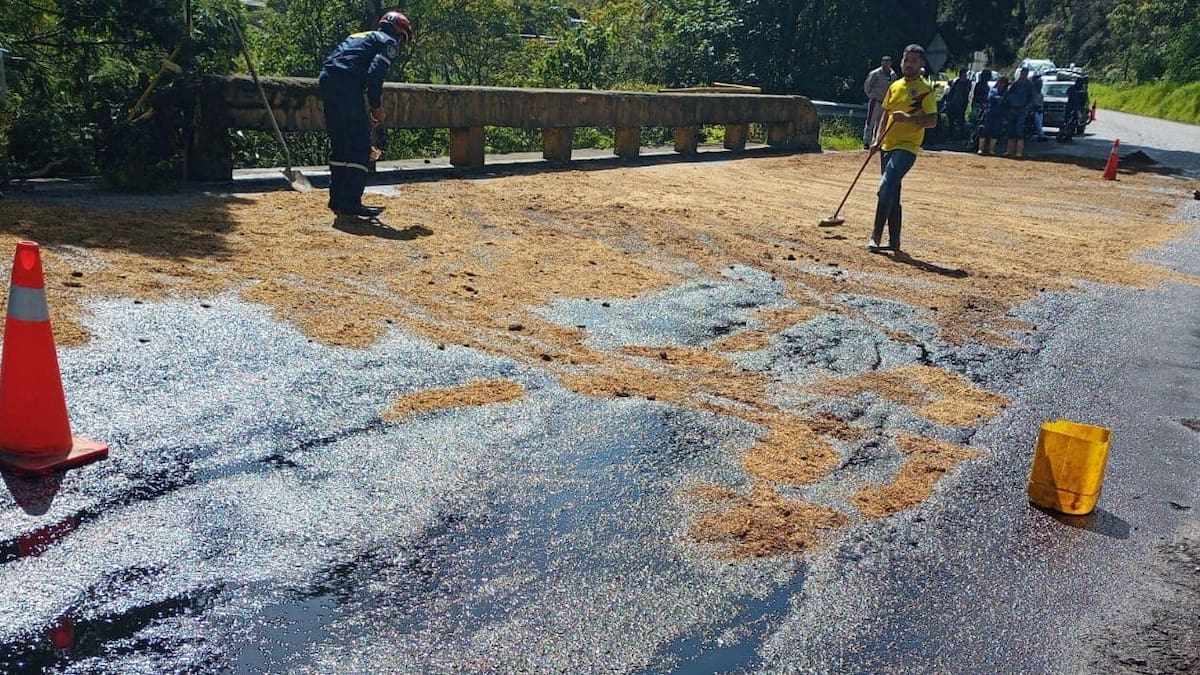 Emergencia ambiental en Santander por derrame de 11.000 litros de ACPM