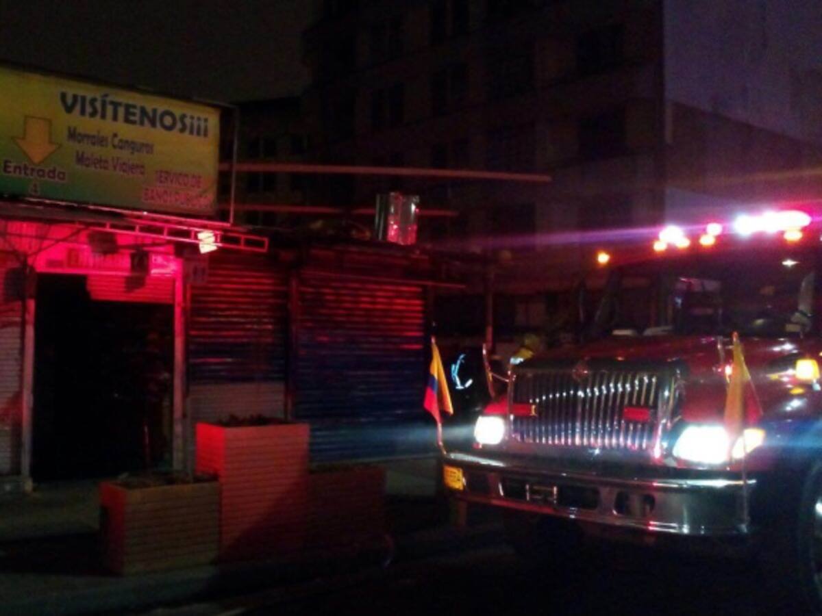 Bomberos controlan incendio en San Victorino