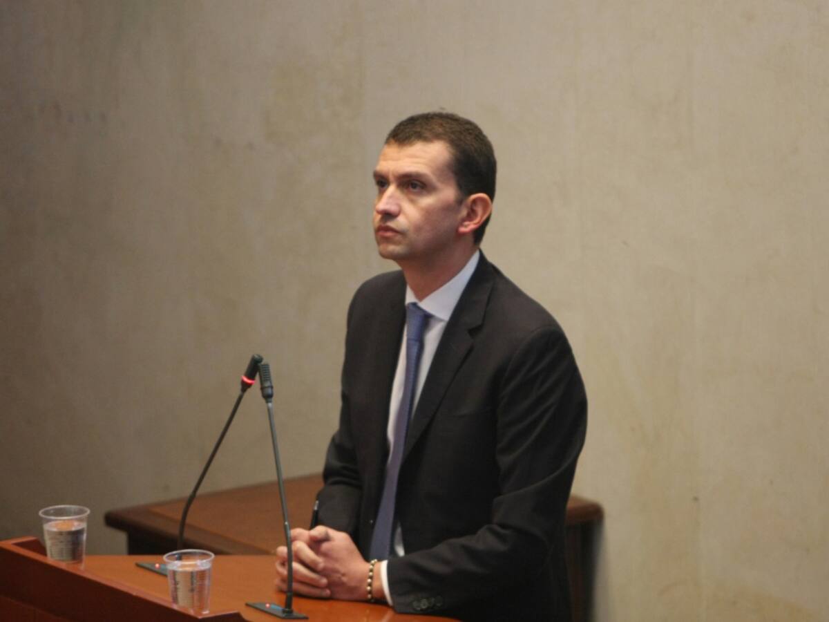 Emilio Tapia, vinculado a investigación por contrato a Centros Poblados