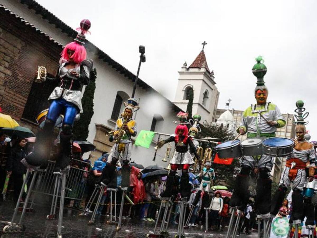 Pregunta 4: ¿Qué podemos ver fuera de las salas de teatro?