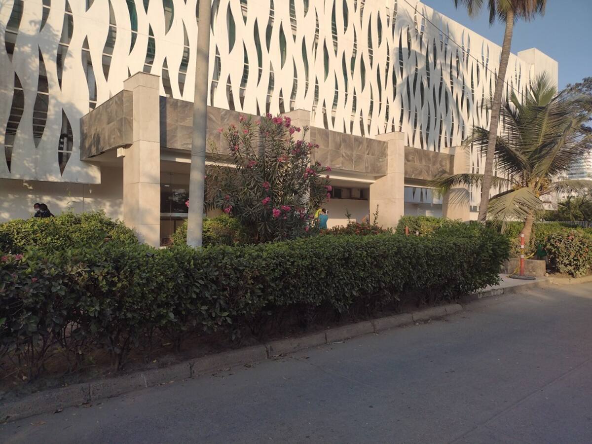 Herida adolescente que cayó desde el balcón de un edificio en Cartagena