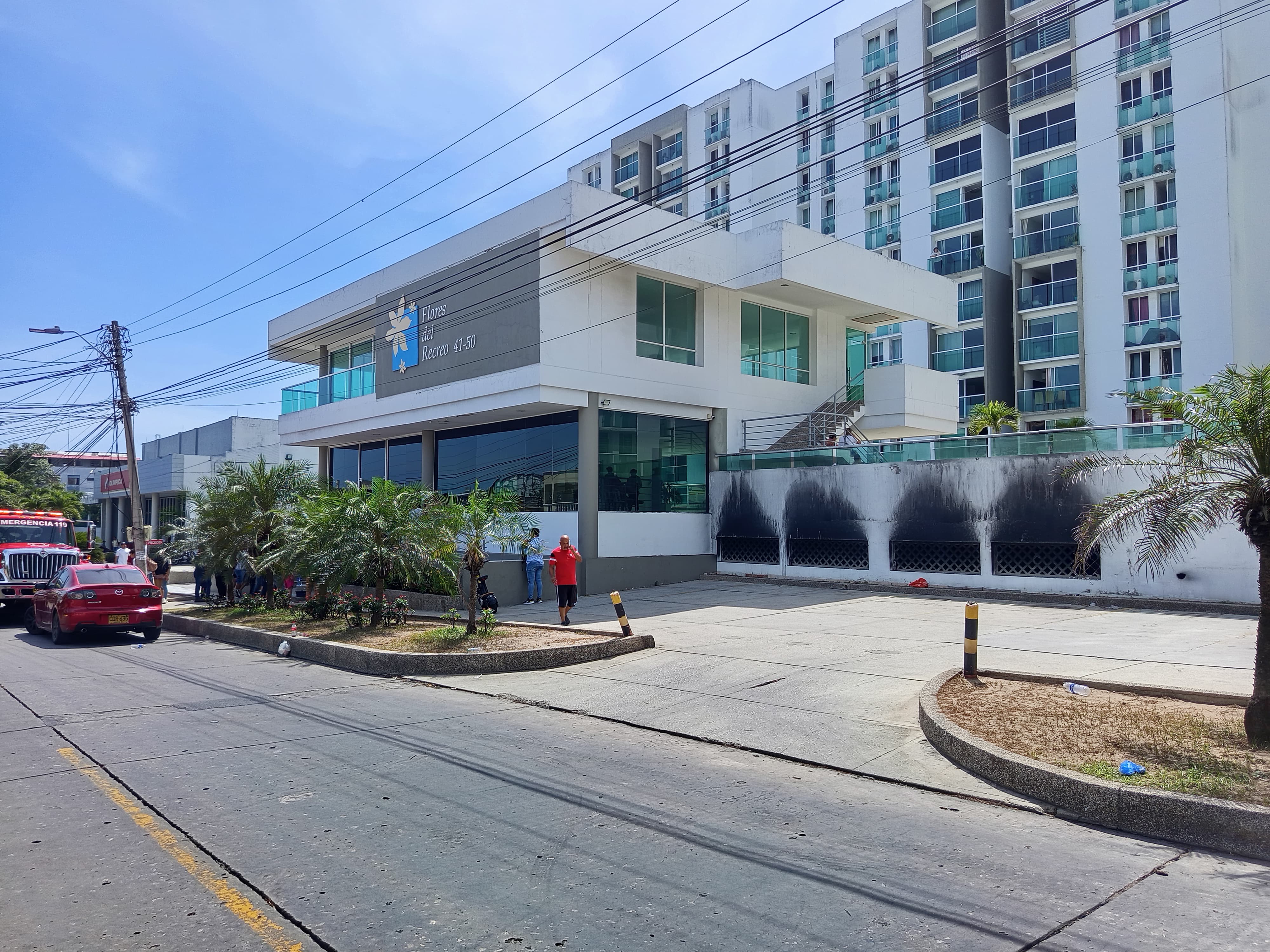 Conjunto residencial Flores del Recreo en donde se registró el incendio. Foto: Caracol Radio.
