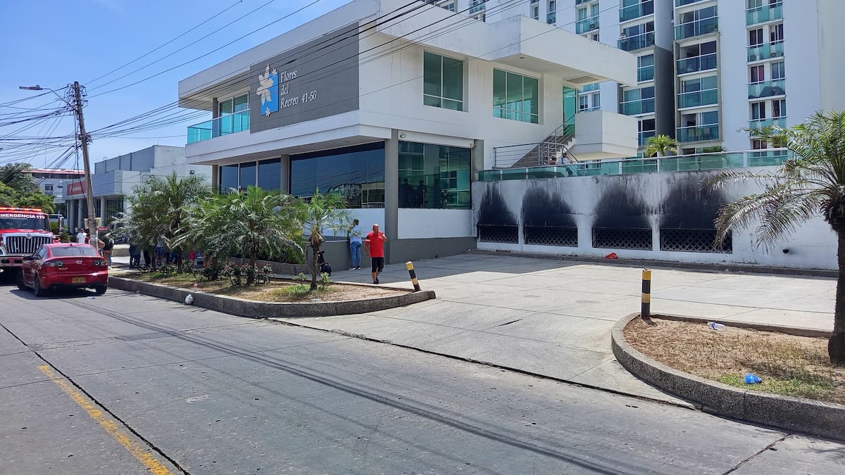 A cuatro asciende el número de personas fallecidas en incendio de edificio Flores del Recreo