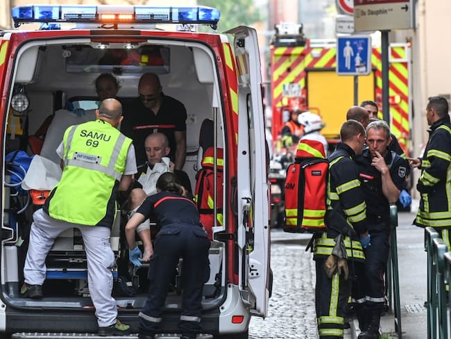Trece heridos en atentado con paquete bomba en ciudad francesa de Lyon