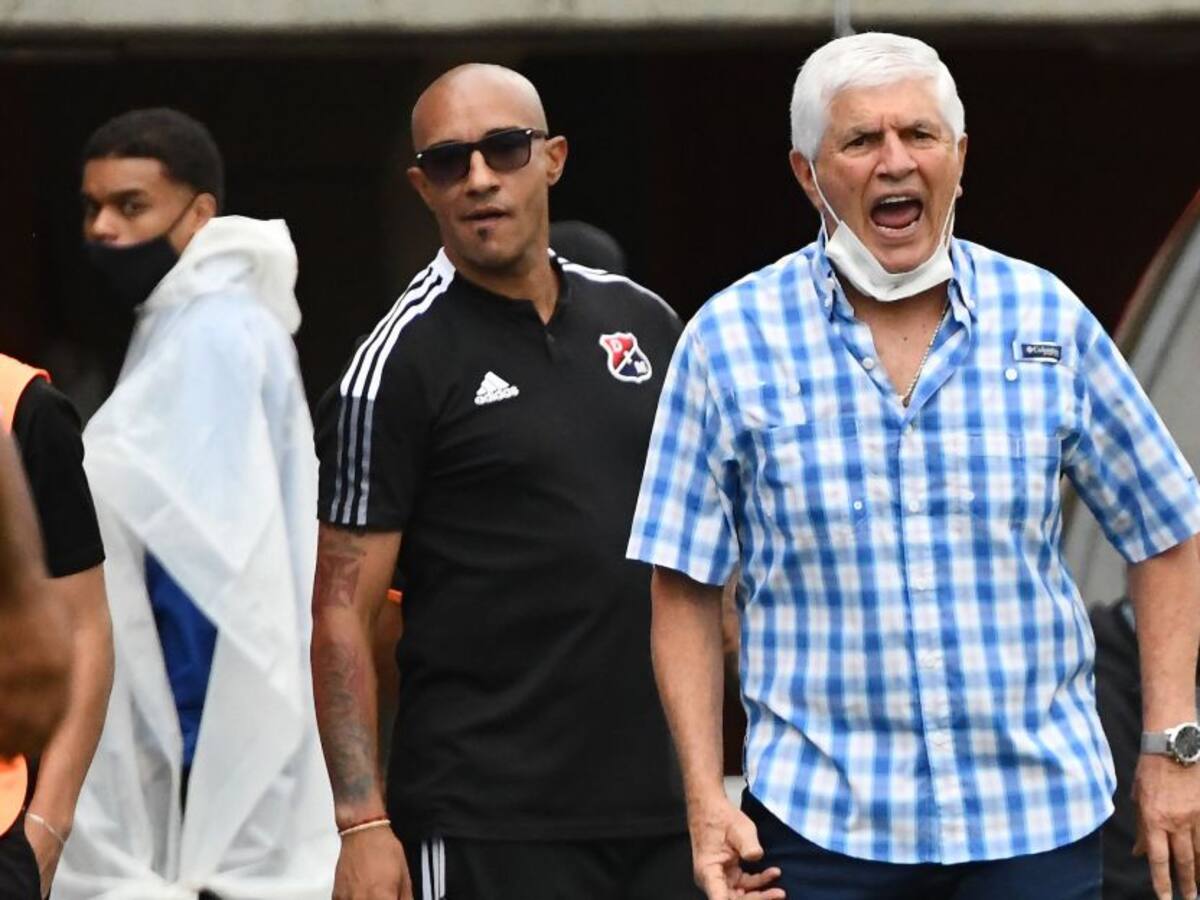 Comesaña: "Llevan 4 torneos que no entran, ¿Por qué no aplauden al equipo?"