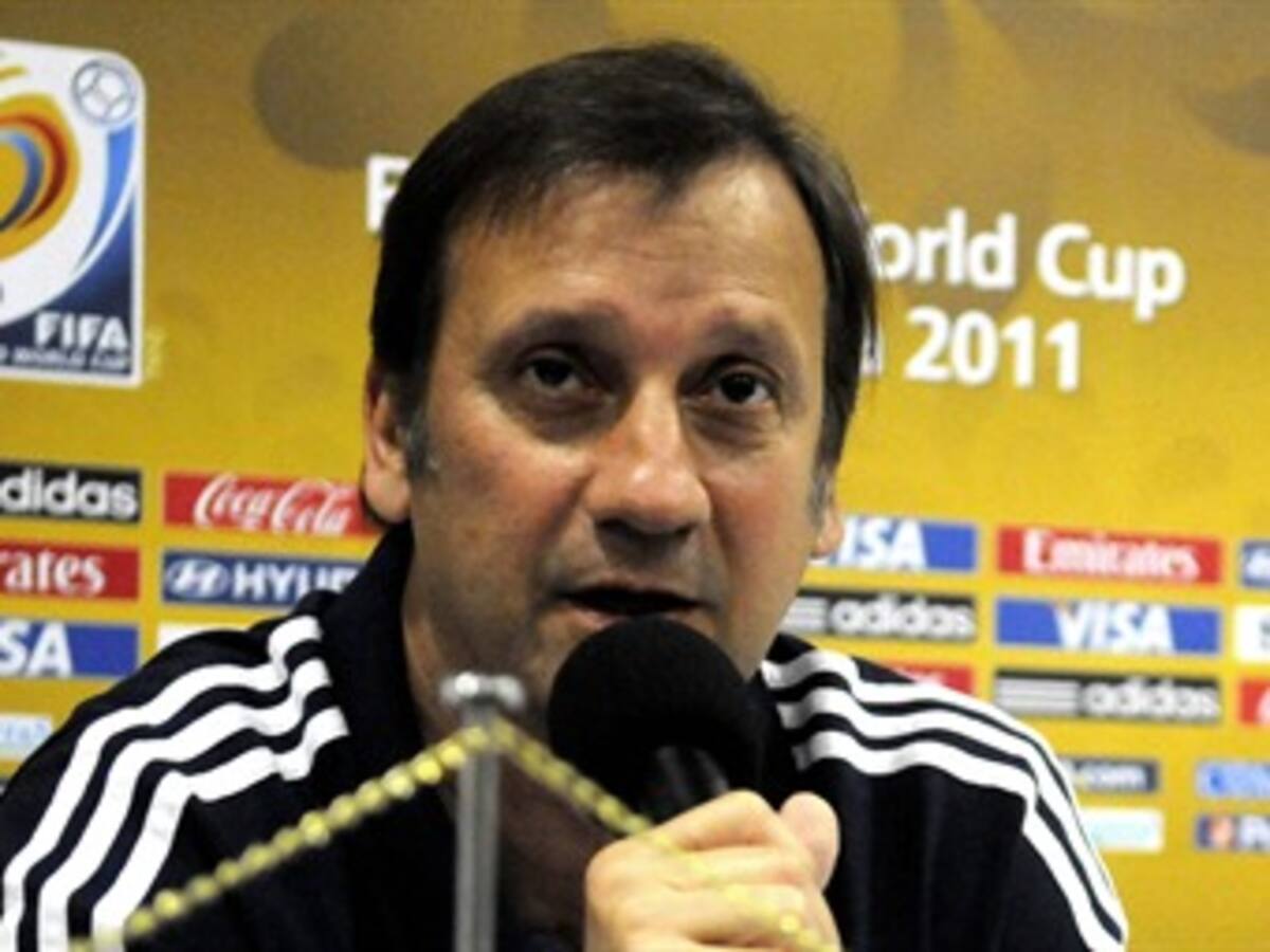 Perazzo afirma que llegará el tiempo para meditar sobre su futuro