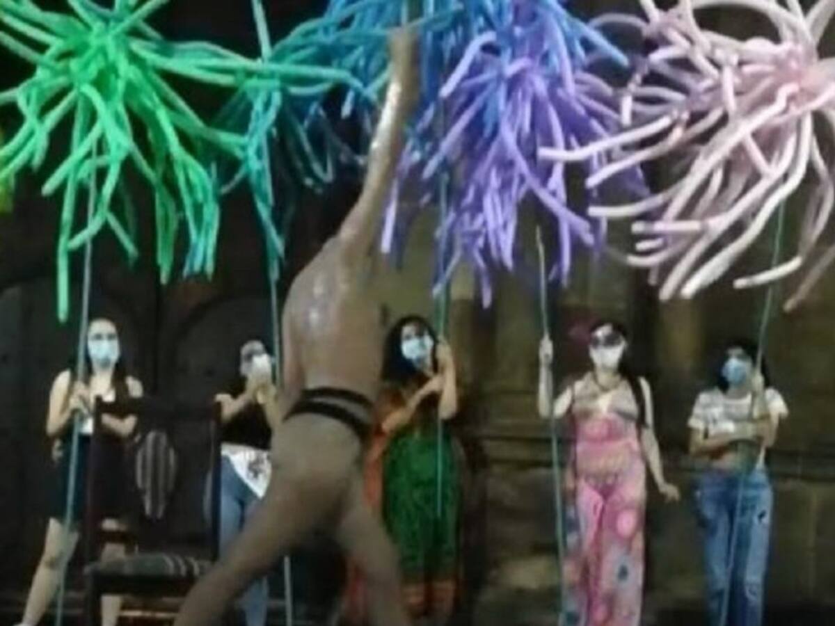 VIDEO: Polémica por show frente a la catedral de San Gil