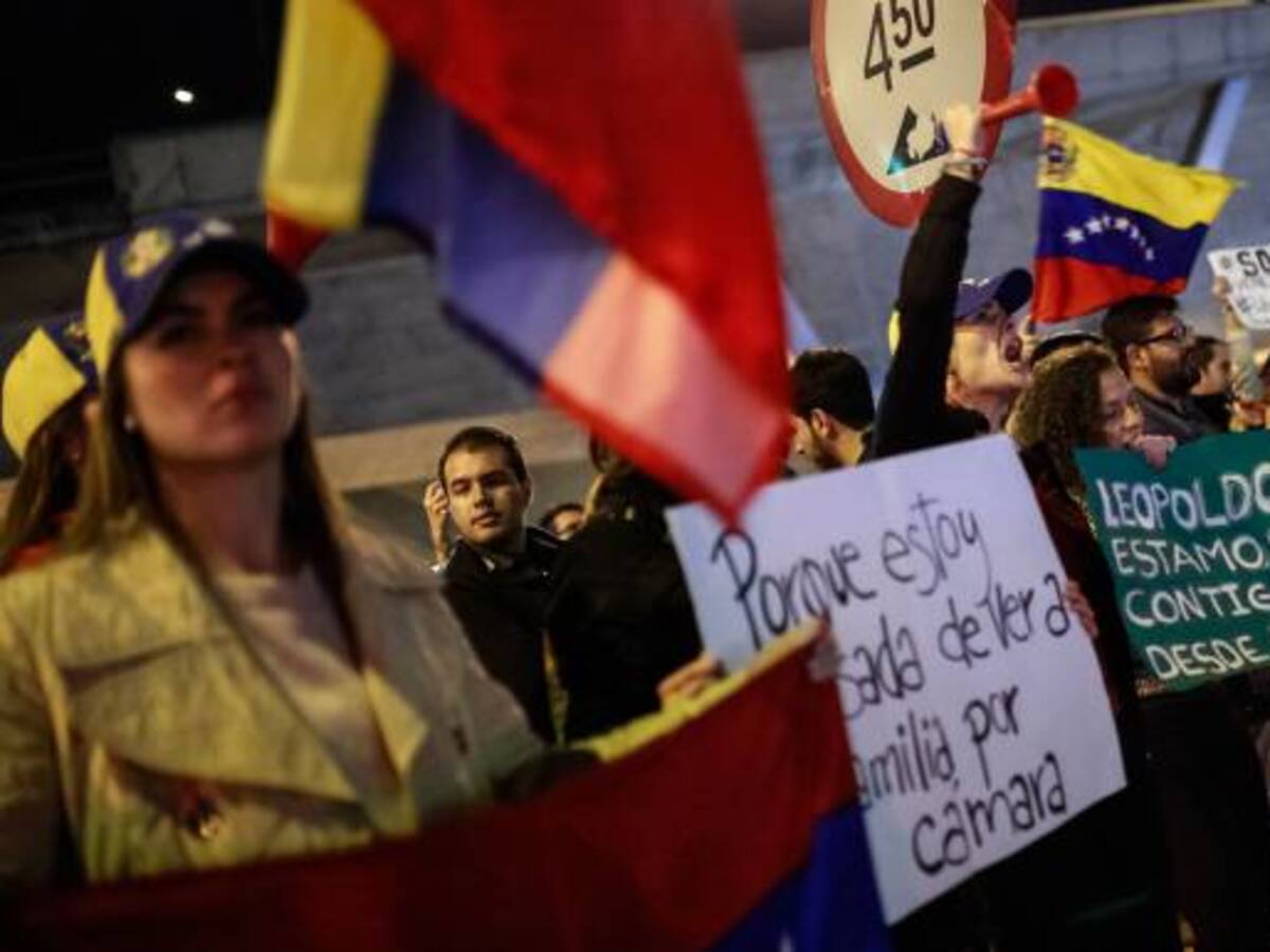 Oposición pide libertad inmediata para Leopoldo López