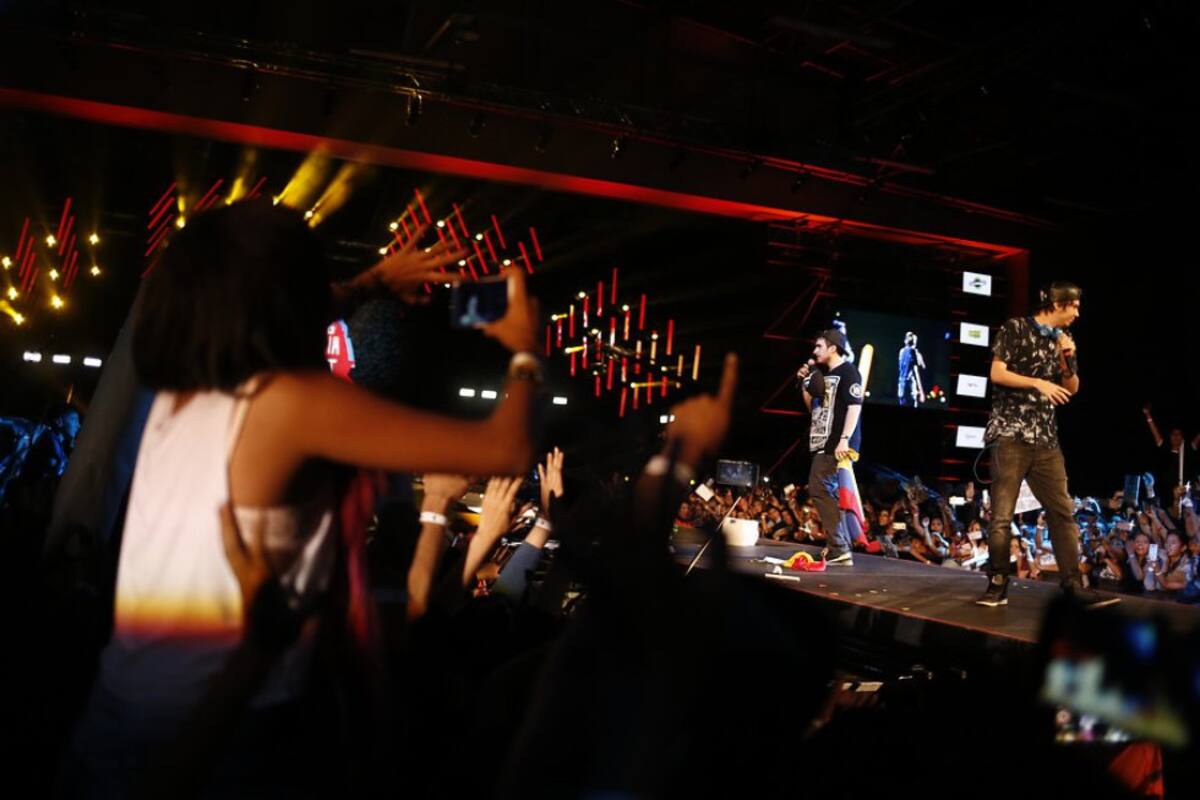 El tono desenfadado de sus videos y la libertad con la que se expresan a veces han generado polémicas interoceánicas como la que protagonizó el español Rubén Doblas, conocido como El Rubius, quien acumula 17,3 millones de suscriptores en su canal de Youtube.