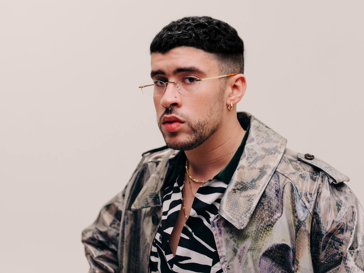Bad Bunny estrenó video oficial en el día de su cumpleaños