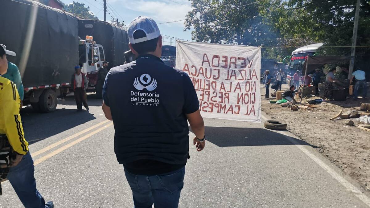 Encapuchados agredieron al defensor del pueblo de Santander