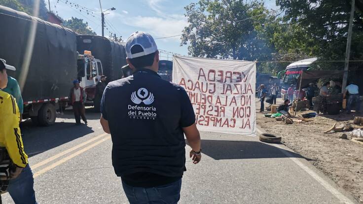 Encapuchados agredieron al defensor del pueblo de Santander