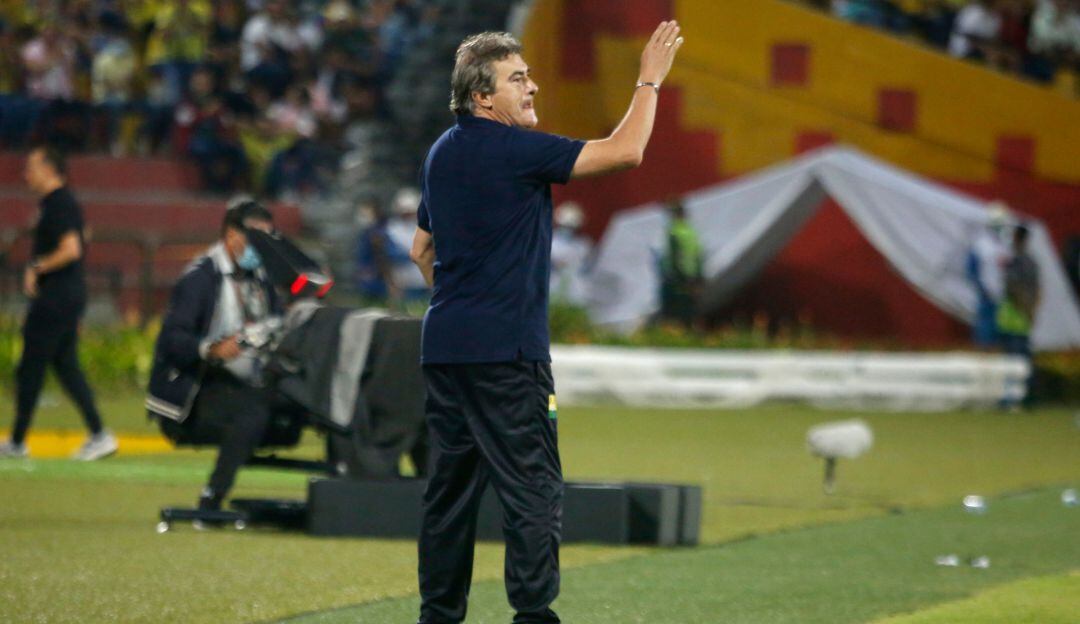 'Piripi' Osma, tecnico de Atlético Bucaramanga.