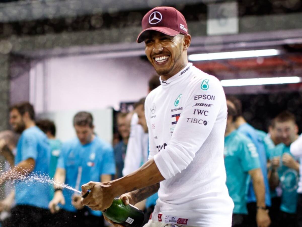 Hamilton acelera hacia su quinto Mundial