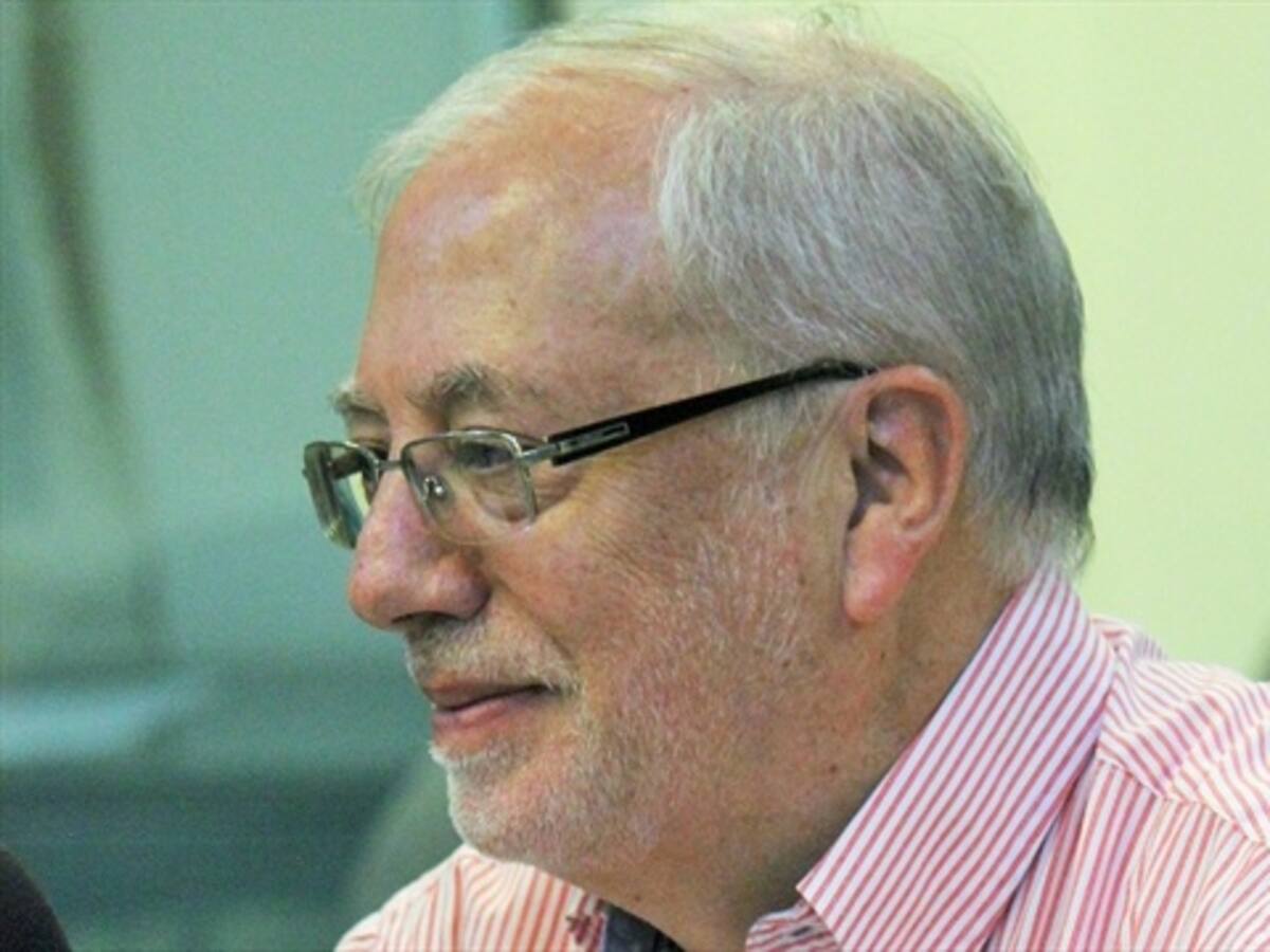 Los dos generales están comprometidos con el proceso: Cabrera