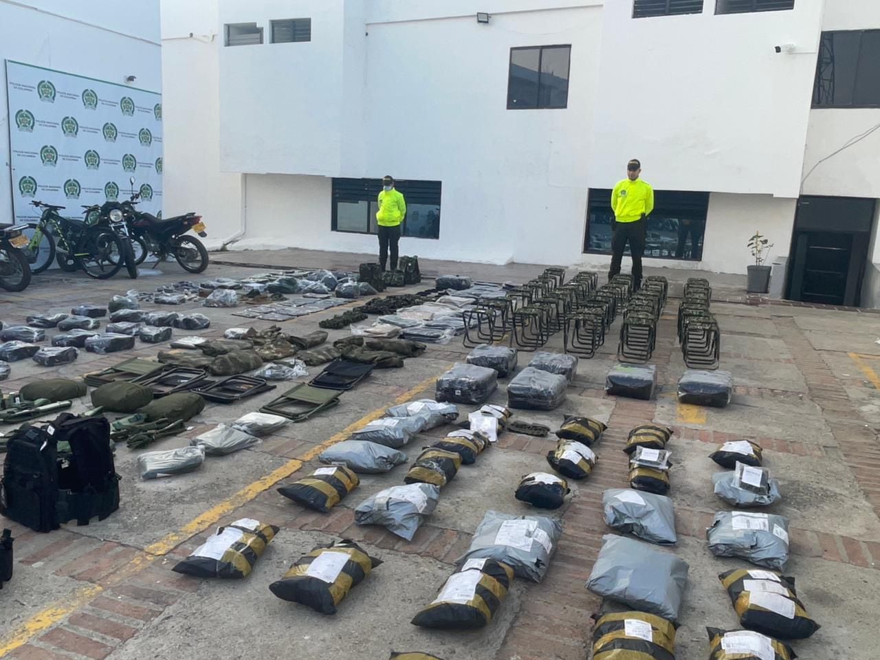 Incautan material de intendencia destinado a grupos armados en Norte de Santander. / Foto: Policía Denor.