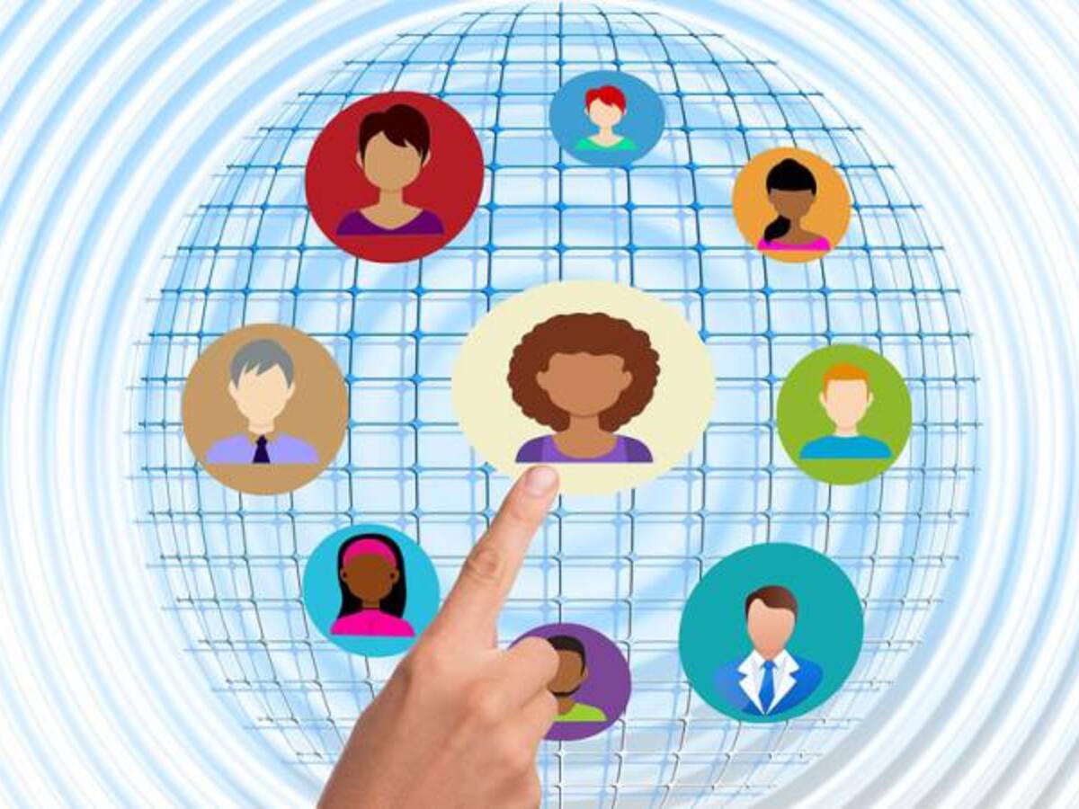 ¿Cuáles son los términos asociados a los políticos en redes?