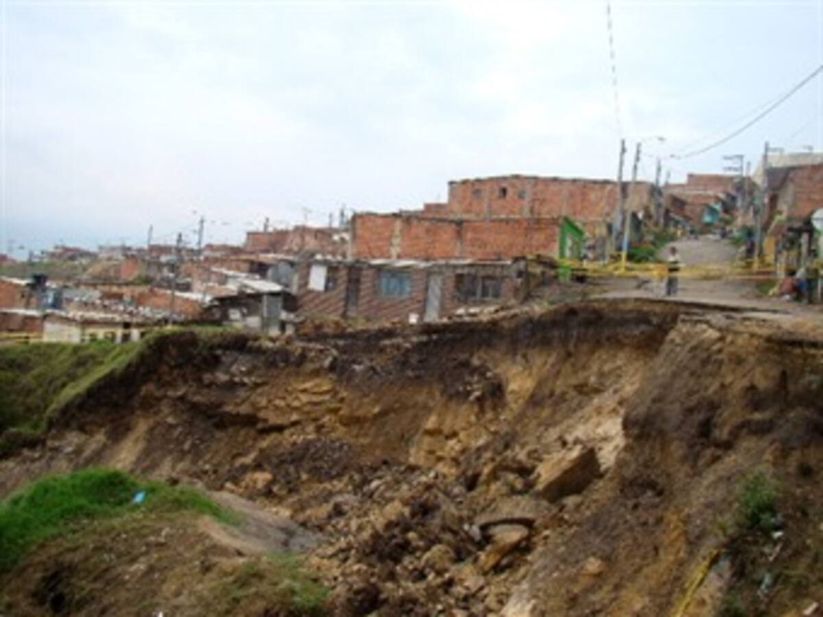 Evacuarían 70 viviendas por deslizamientos en el sur de Bogotá