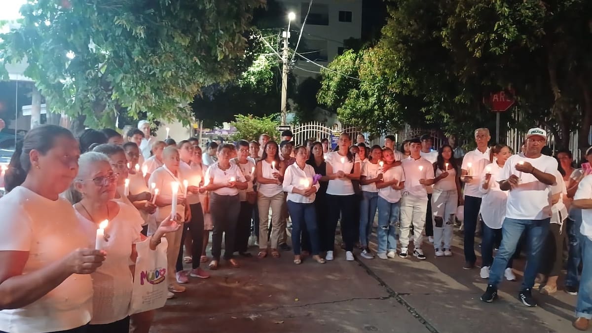 Velatón en el barrio La Castellana, exigiendo justicia por el crimen de Jorge Castillo