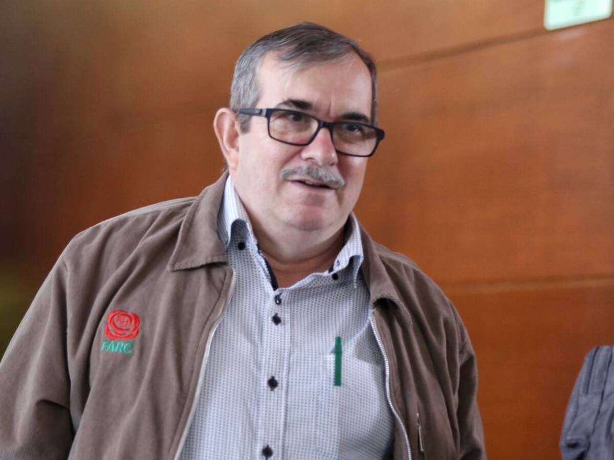 Son 8 millones de víctimas, debemos asumir lo que pasó: Rodrigo Londoño