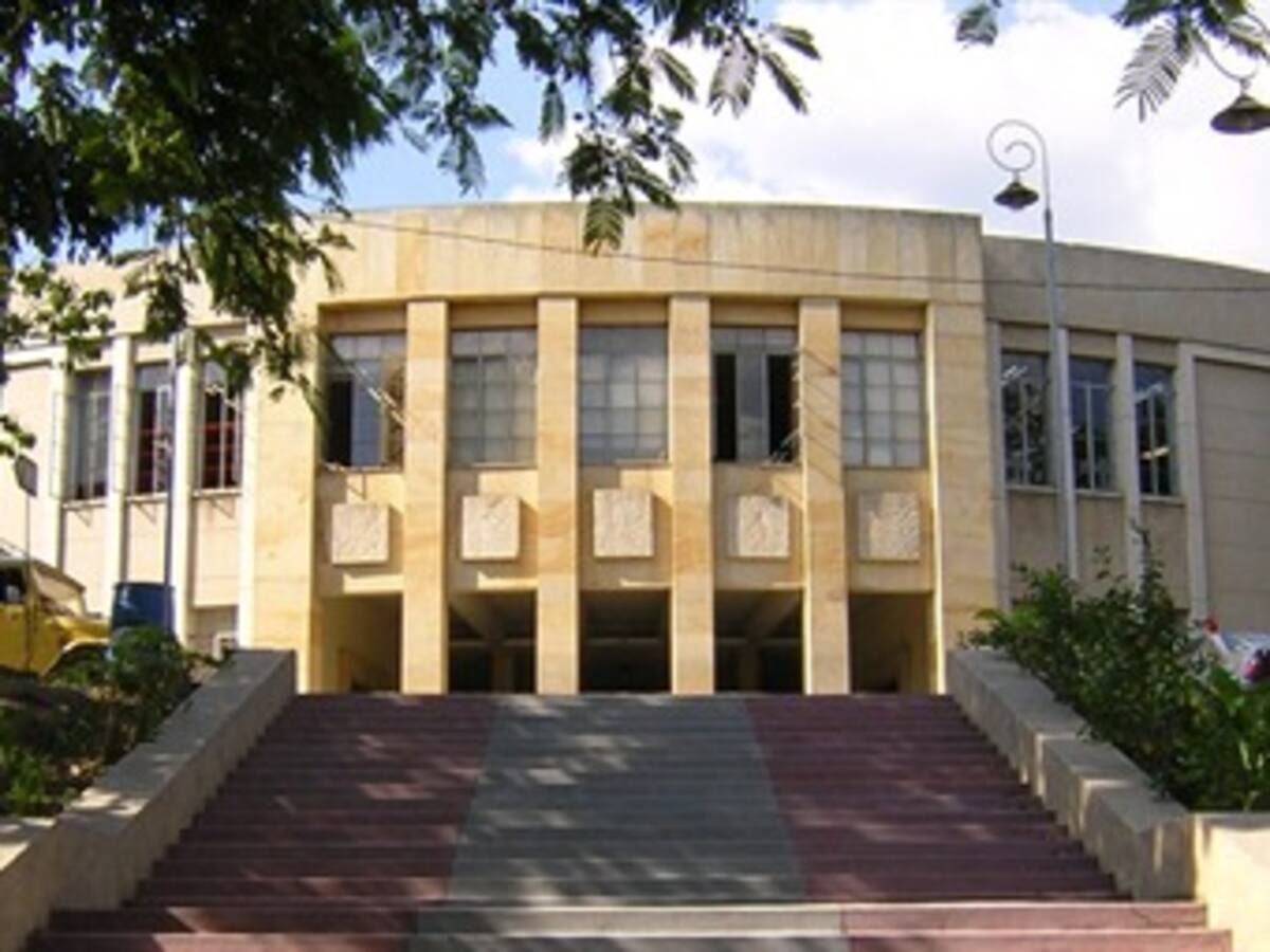 Dispositivo para disminuir efecto de los sismos en edificios