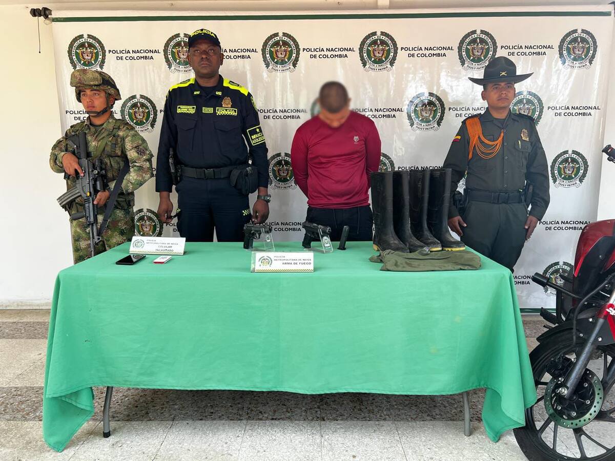 Capturan a alias “Richard” cuando pretendía ingresar a Neiva, armas y material de guerra