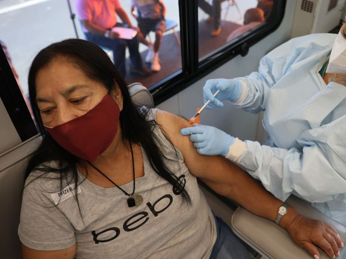 EE.UU. planea vacunar a indocumentados en la frontera con México