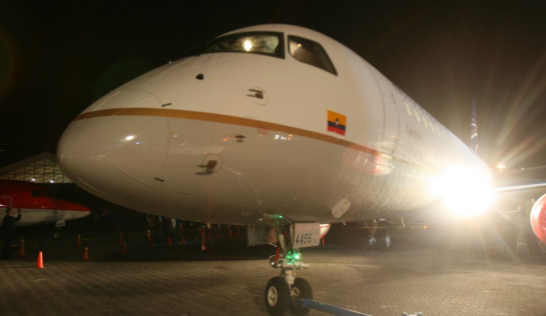 La empresa presta asistencia en tierra del concesionario del aeropuerto, por presuntamente desconocer derechos de usuarios de la aviación privada