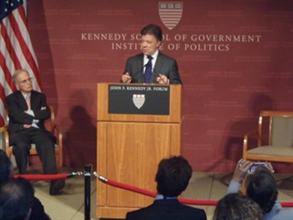Santos expuso en Harvard por qué Colombia ahora tiene una mejor posición ante el mundo