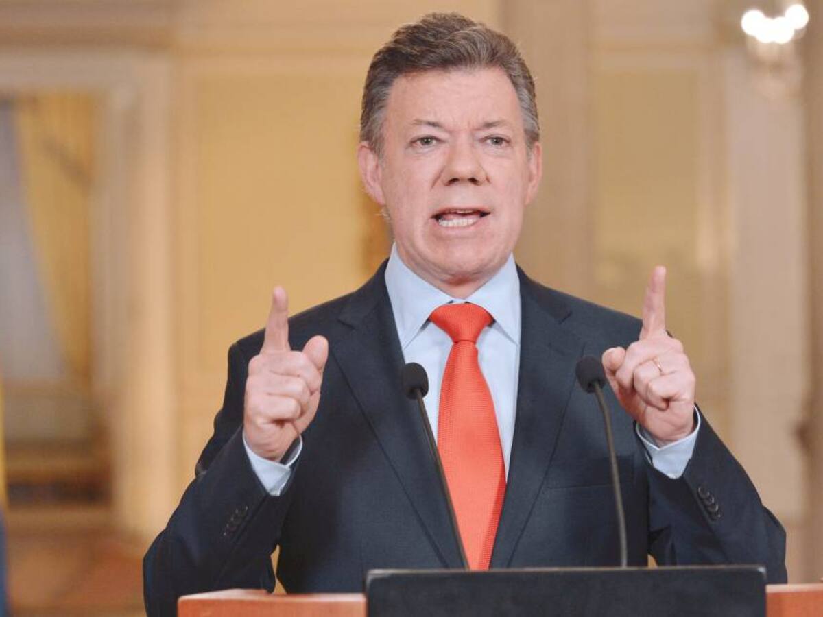 Santos recupera parte de su popularidad por manejo a paro agrario: El País de España