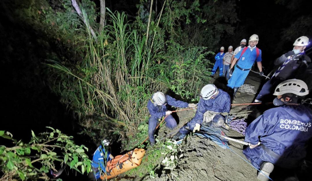 Más de 20 socorristas atendieron la emergencia en el Líbano. 