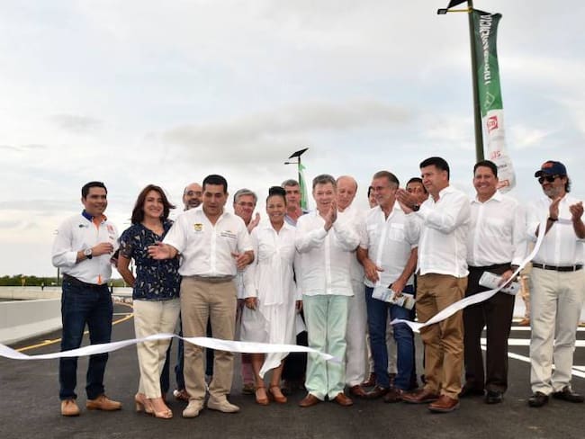 Inauguran el viaducto más largo del país en Cartagena