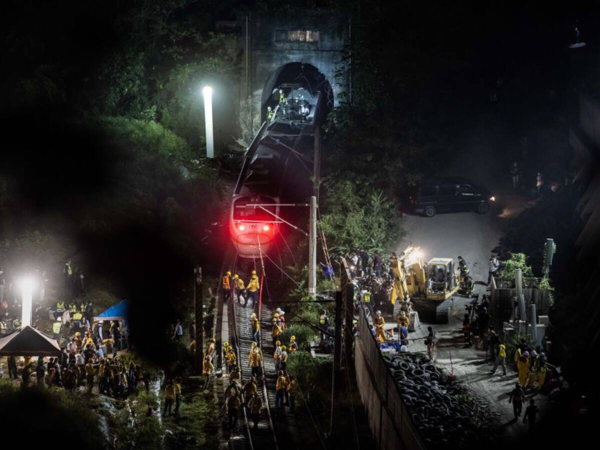 Descarrilamiento en Taiwán deja 51 personas muertas